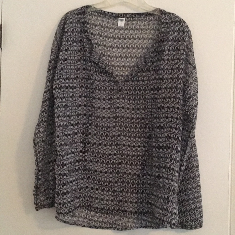 Old Navy flowy, sheer top size medium